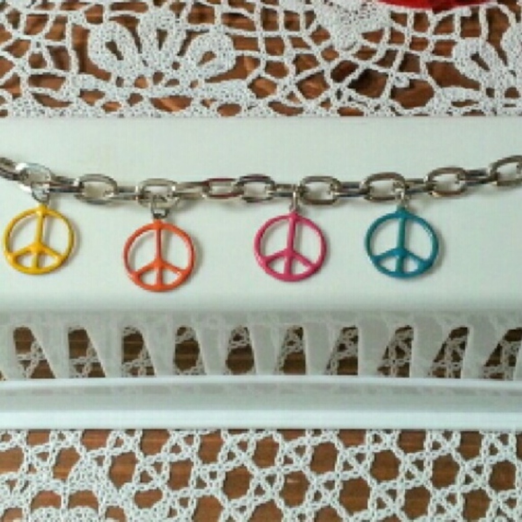 Charm Bracelet W/Peace Signs Pink Yello Blu Orange